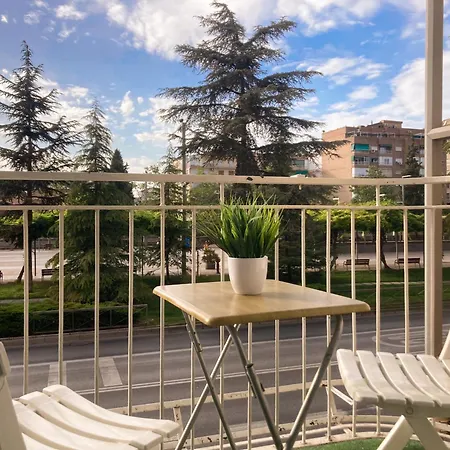 Luninoso y práctico apartamento en el centro con amplio parking incluido-3